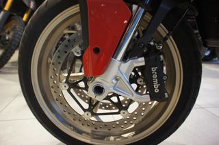 Moto Guzzi V 100 2025 MG V100 MADELLO-thumb-10