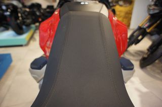 Moto Guzzi V 100 2025 MG V100 MADELLO-thumb-22