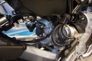 Moto Guzzi V 100 2025 MG V100 MADELLO-thumb-25