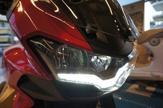 Moto Guzzi V 100 2025 MG V100 MADELLO-thumb-27