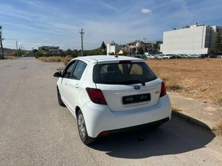 Toyota Yaris 2016 1.5 HYBRID-thumb-2
