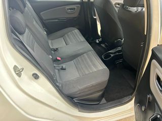 Toyota Yaris 2016 1.5 HYBRID-thumb-12