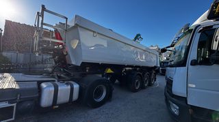 Ανατροπή Schmitz 2015 CARGOBULI HARDOX