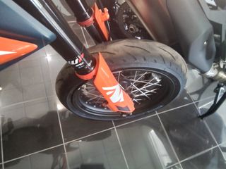 KTM 690 SMC 2023-thumb-3