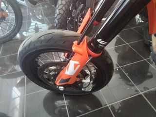 KTM 690 SMC 2023-thumb-6
