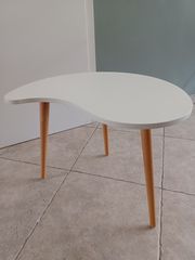 Τραπεζάκι σαλονιού