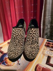 Λεοπάλ μποτάκι με λεπτό ψηλό τακούνι