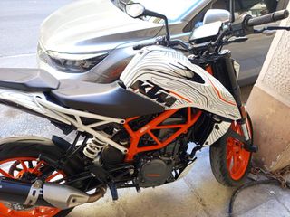 KTM 390 Duke 2021-thumb-2