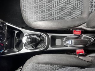 Opel Corsa 2016-thumb-11