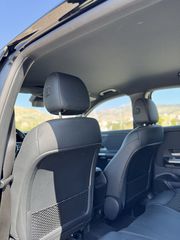 Mercedes-Benz GLA 180 2022-thumb-11