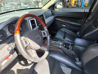 Jeep Grand Cherokee 2010-thumb-12