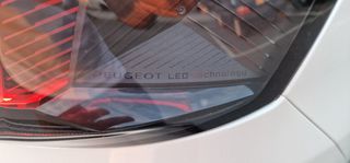 Peugeot 3008 2022 1.6 HYBRID 225 E-EAT8 ALLURE-thumb-39