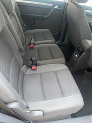 Volkswagen Touran 2011-thumb-10