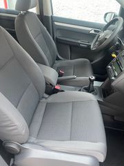 Volkswagen Touran 2011-thumb-13