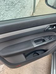 Volkswagen Touran 2011-thumb-17