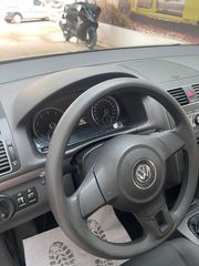 Volkswagen Touran 2011-thumb-19