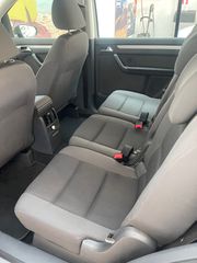 Volkswagen Touran 2011-thumb-21