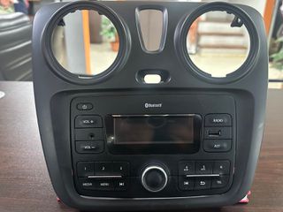 Ράδιο/ ραδιόφωνο Bluetooth    DACIA DOKKER μαζι με το πλαίσιο του  281156864R