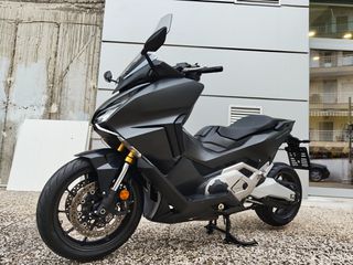 Honda Forza 750 2023