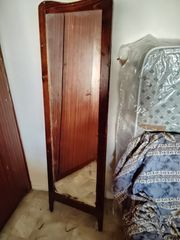 καθρεφτης  παλαιος  ορθιος  και ξυλινος