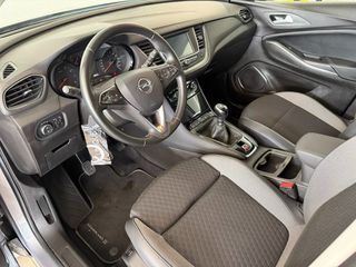 Opel Grandland X 2021 1.2cc 130hp MT6 Tech & Design-thumb-8
