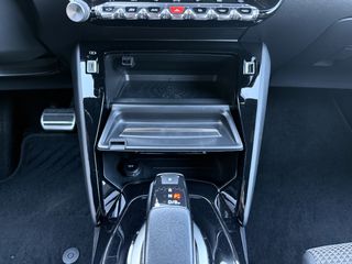 Peugeot 208 2020 GT Line / Ambient light / 136hp / 3D i-Cockpit-thumb-7