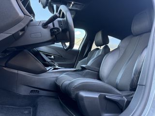 Peugeot 208 2020 GT Line / Ambient light / 136hp / 3D i-Cockpit-thumb-16