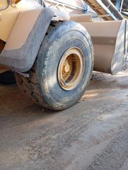 Λάστιχα 2012 800/65 r29-thumb-1