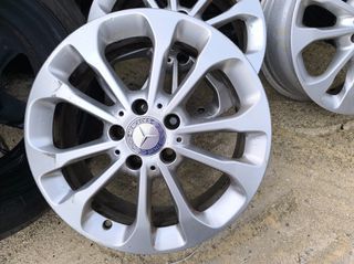 MERCEDES GLA