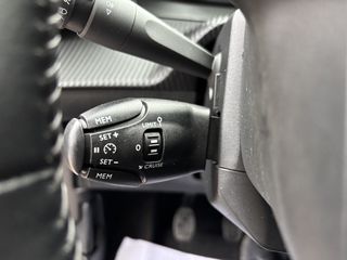 Peugeot 2008 2020 BlueHDi 100 S&S Active 1.5-thumb-17