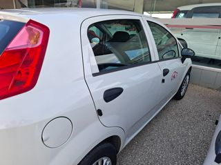 Fiat Punto 2018-thumb-3