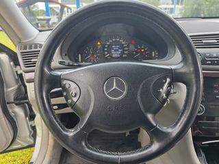 Mercedes-Benz E 200 2005-thumb-38