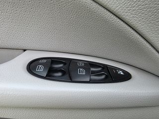 Mercedes-Benz E 200 2005-thumb-42