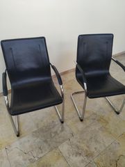 Καρέκλες γραφείου (2) επισκεπτών.  Μαύρο πλατοκάθισμα πάνω σε μεταλλικό ανοξ. σκελετό.  ΑΡΙΣΤΗ ΚΑΤΑΣΤΑΣΗ.