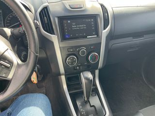 Isuzu D-Max 2014-thumb-7