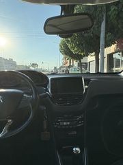 Peugeot 208 2019 1.2 PURETECH 82 ALLURE PANORAMA-thumb-13