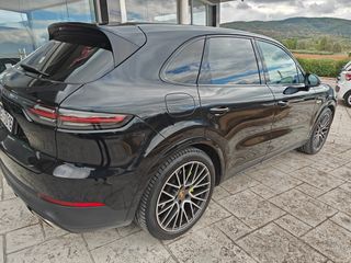 Porsche Cayenne 2021 E-HYBRID-thumb-2