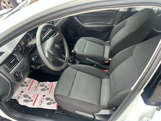 Skoda Rapid 2018 1.0 SPACEBACK-thumb-15