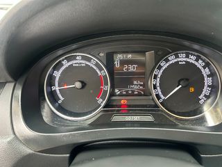 Skoda Rapid 2018 1.0 SPACEBACK-thumb-16