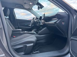 Peugeot 2008 2021 1.5 BLUEHDI 130 ALLURE EAT8-thumb-33