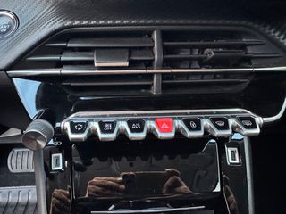 Peugeot 2008 2021 1.5 BLUEHDI 130 ALLURE EAT8-thumb-40