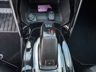Peugeot 2008 2021 1.5 BLUEHDI 130 ALLURE EAT8-thumb-41
