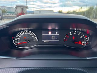 Peugeot 2008 2021 1.5 BLUEHDI 130 ALLURE EAT8-thumb-39