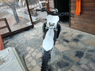 Yamaha DT 1998