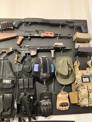 Airsoft όπλα μαζί και το πάνελ