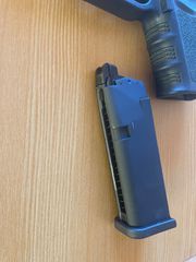 GLOCK 19 Airsoft-thumb-6