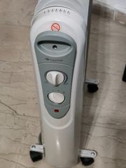 Καλοριφέρ  Λαδιού  Με 11 Φέτες  2300w .Με τρεις  ρυθμίσεις .Θερμοστάτης .Και  Χρονοδιακόπτης