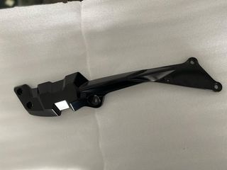 Kawasaki Z750-Z1000 2007-2012 καινούριο Αριστερό πλαίσιο/Αριστερή οριζόντια Βάση στήριξης κινητήρα