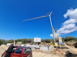 Αυτοανεγειρόμενοι Γερανοί Potain 2007 IGO 22