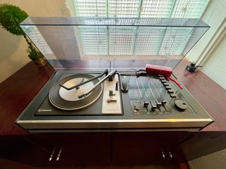 Πικάπ Schneider / Philips αυτόματο με ραδιόφωνο – Vintage Hi-Fi δεκαετίας ’70
